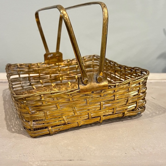 VINTAGE BRASS WOVEN BASKET WITH HANDLES - Picture 3 of 10